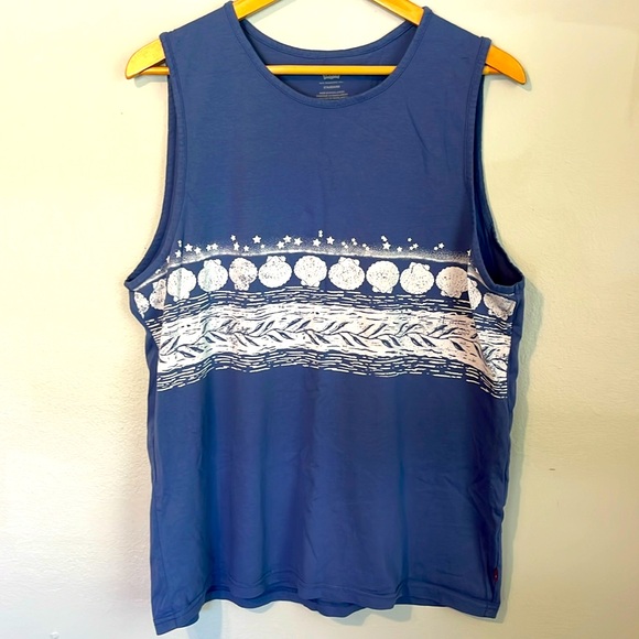 Levis Tank - Picture 1 of 3